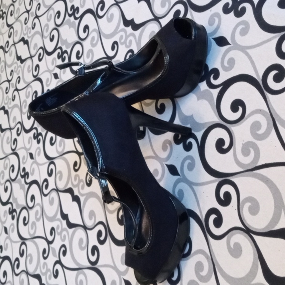 SM New York Black Suede and Patent Leather Open-toed Heels Sz 7.5 - Picture 2 of 10